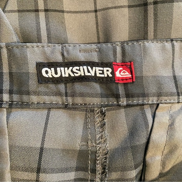 Quiksilver Men's size 34 Gray Flat Front Shorts with Plaid Design - Picture 8 of 8
